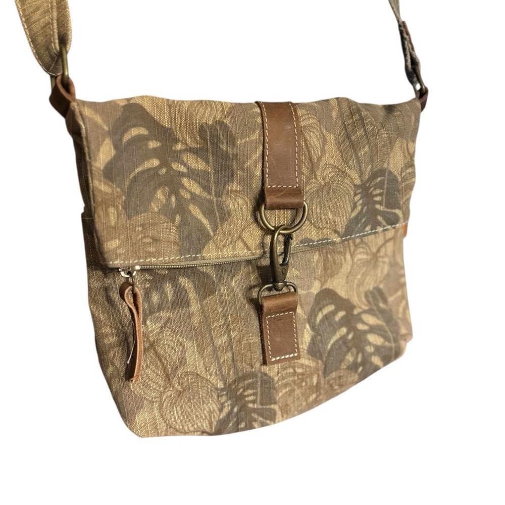 Sun n’ Sand Crossbody Bag Palm Tree Adjustable Strap Leather Trim